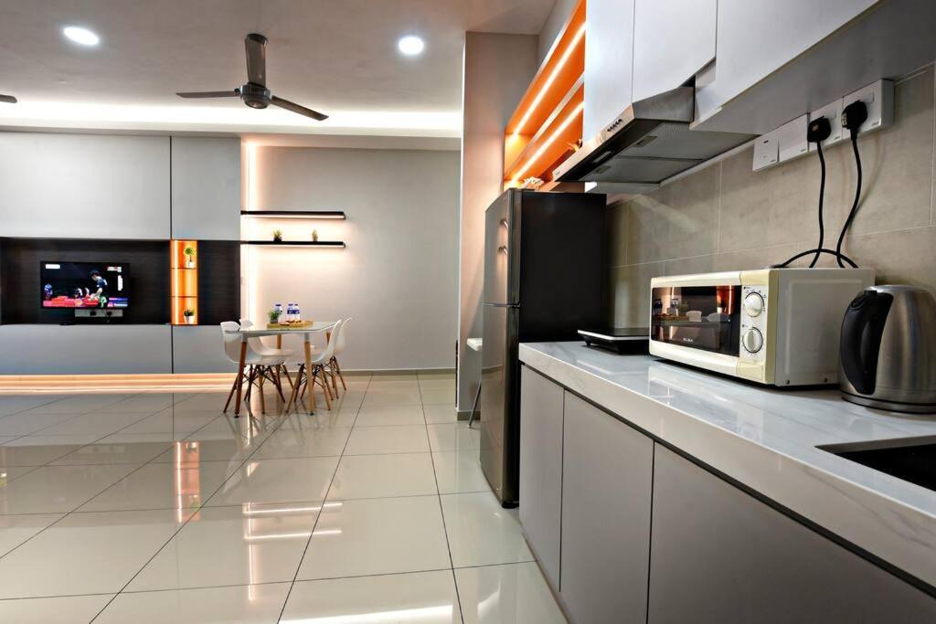 Instay Atlantis - The Orange Malacca Bagian luar foto